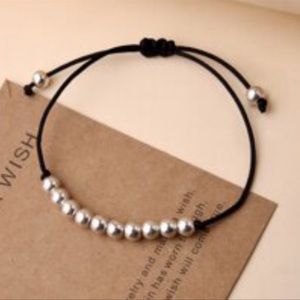Beaded pearl bracelet